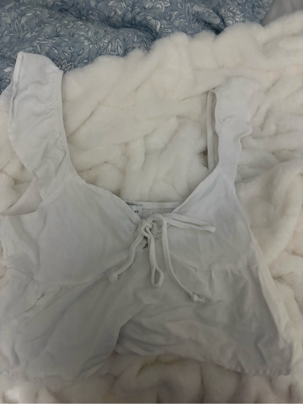 La Hearts White Tie-Front Ruffle Crop